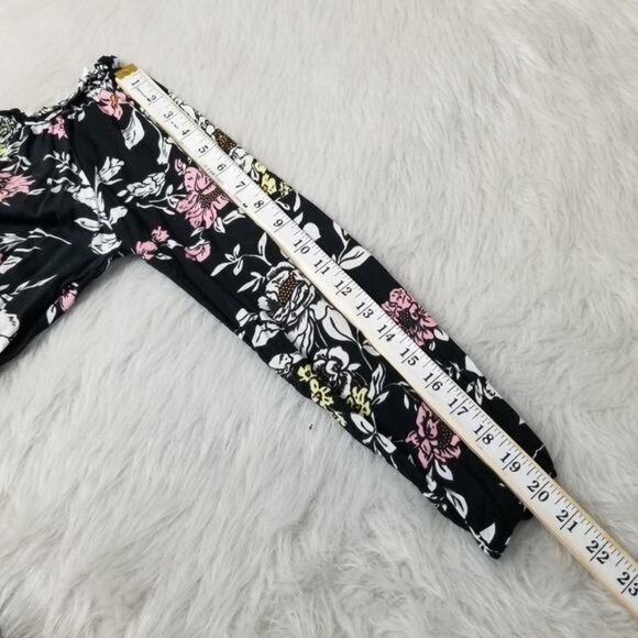 Auguste (Revolve) Gypsy Off-The-Shoulder Long Sleeve Floral Romper 4 - Picture 11 of 11